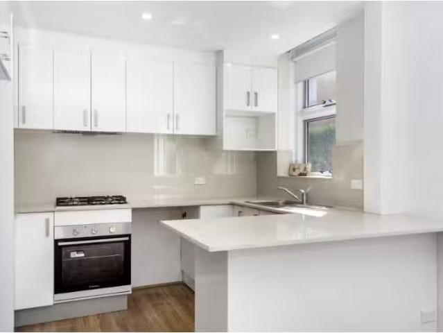 For Rent! 2/11 Frazer Street, Collaroy Apartment for rent Lis.