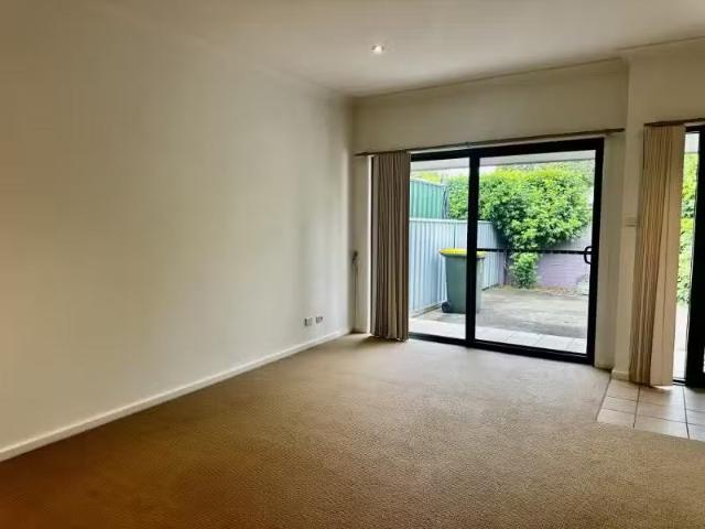 Just in! 2/128 Broadmeadow Rd, Broadmeadow House for rent Lis.