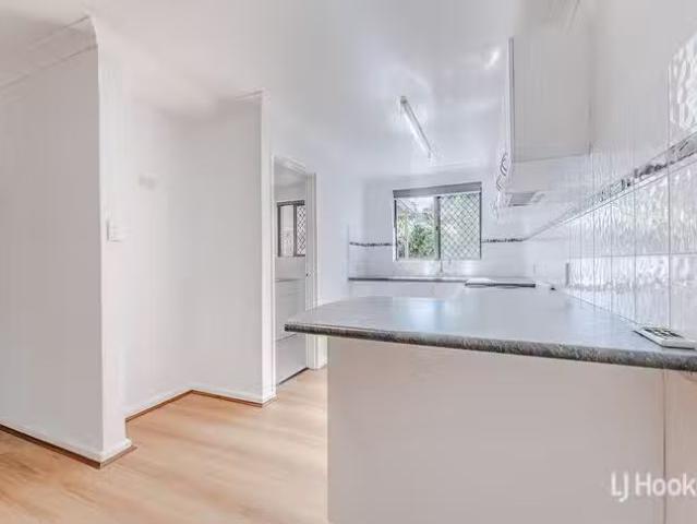 Cheap 2/12 Peel Street, Mandurah, WA 6210