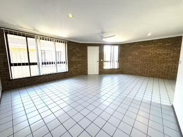 Cozy 2/17 George Street, OLD BAR Apartment for rent Listed by.