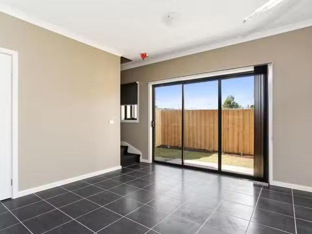 Just in! 2/140 Graham Street, Broadmeadows, VIC 3047