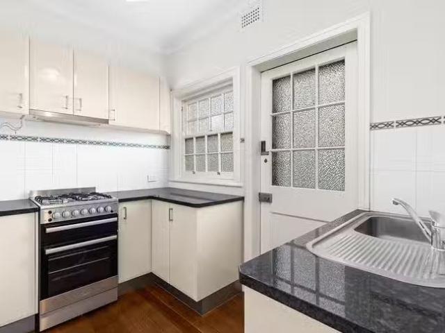 Cozy 2/141 Hardgrave Road, West End, QLD 4101