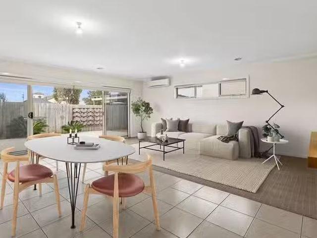 Cozy 2/147 Vines Road, Hamlyn Heights, VIC 3215