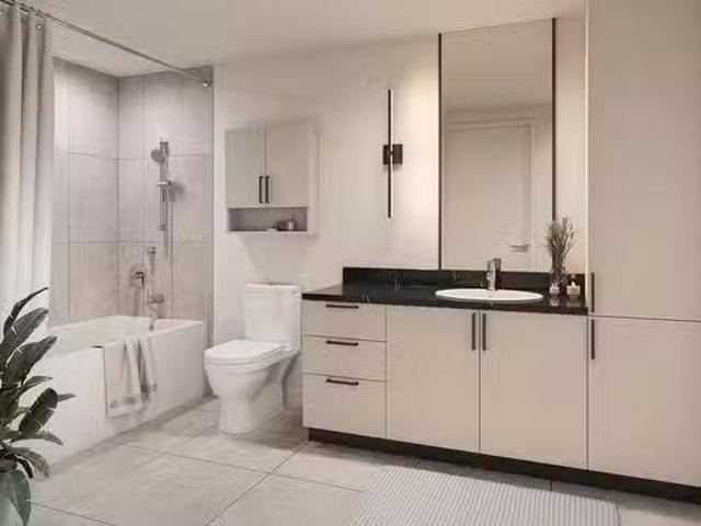 Rental! 214 1640 Boul. De La Côte Vertu, Montréal Saint Laure.