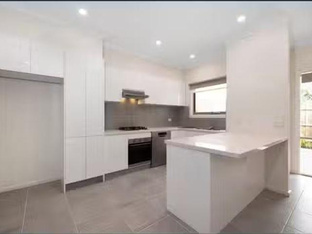 Cheap 2/14 Luscombe Court, KILSYTH, VIC 3137 Unit for Rent