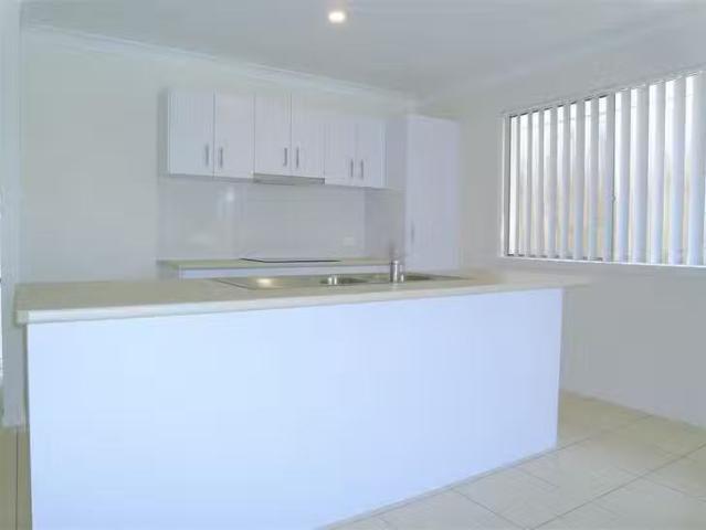 Cheap 2/166 Handley Street, Darling Heights, QLD 4350