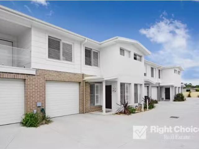 Cheap 2/19 21 Pur Pur Avenue, Lake Illawarra Townhouse for ren.