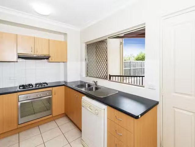 Nice 2/19 End Street, Highgate Hill, QLD 4101