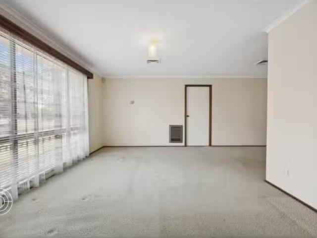 Cheap 21 Moruya Circuit, Kaleen House for rent Listed by Clie.