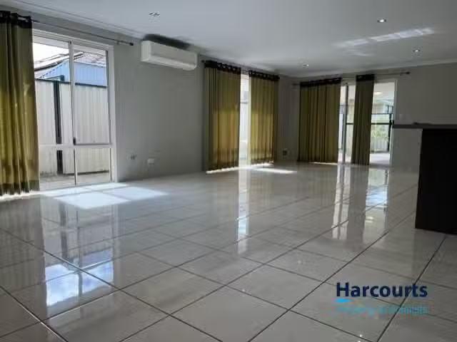 Nice 21 Bramley Drive, CANNING VALE, WA 6155 House for Rent