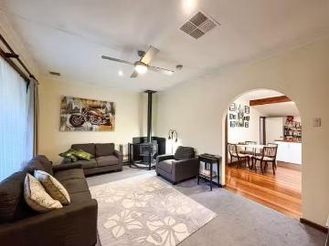 Deal! 21 Guppy Street, PEMBERTON, WA 6260 House for Rent
