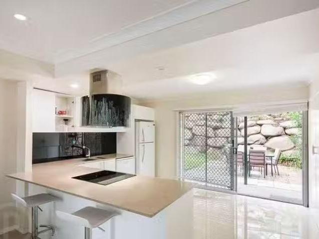For Rent! 21 Hillside Crescent, Seven Hills, QLD 4170