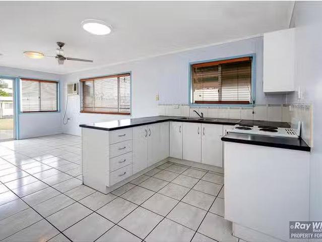 Unique 2/203 Houlihan Street, Frenchville, QLD 4701