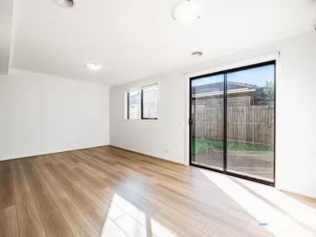 Rental! 2/20 Osway Street, BROADMEADOWS, VIC 3047 Townhouse.