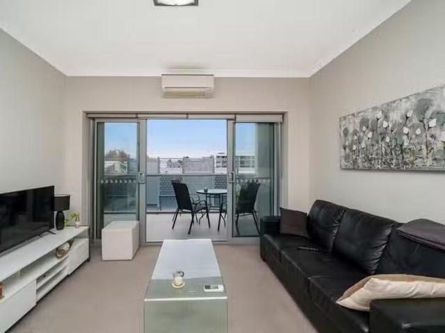 Cozy 22/180 Stirling Street, Perth, WA 6000