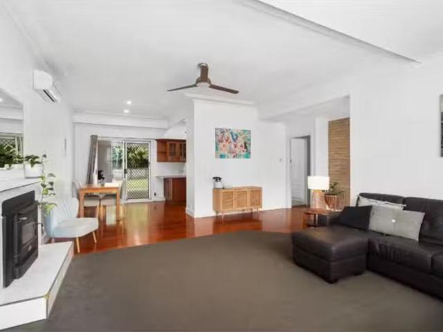 Unique 222 Morgan St, Merewether House for rent Listed by Bri.
