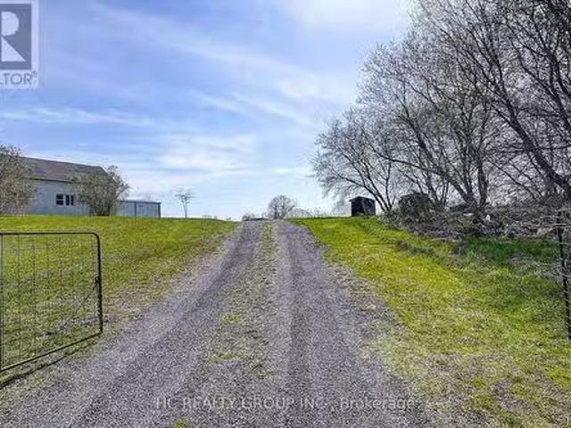New 22334 Woodbine Avenue, East Gwillimbury, ON, L0G 1R0 far.
