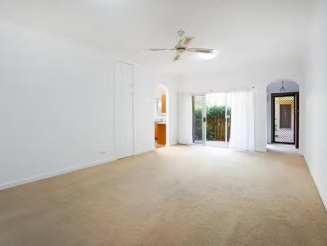 For Rent! 2/27 Lagoon Street, Narrabeen, NSW 2101