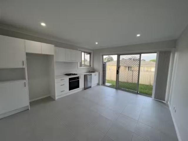 Cheap 2/24 Stonebark Court, GRETA Apartment for rent Listed b.