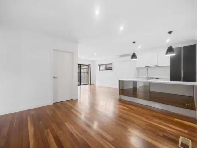Just in! 2/258a Humffray Street North, Brown Hill VIC 3350 H.