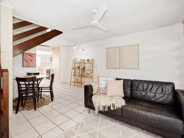 Deal! 2/28 Rose Street, North Ward, QLD 4810