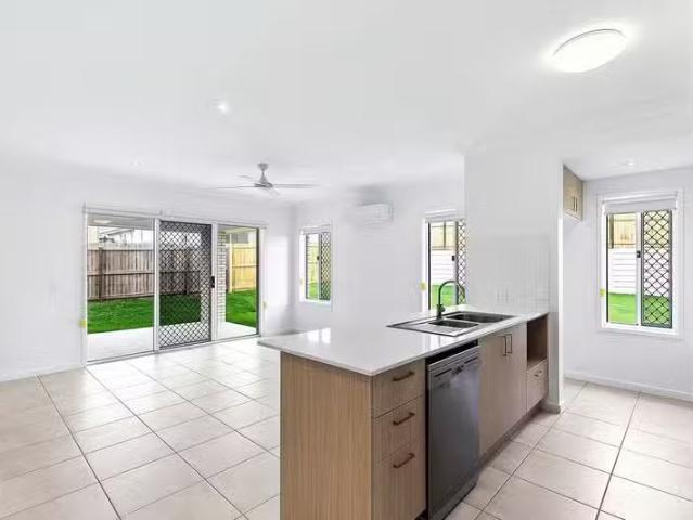 Nice 22 Oliveblossom Place, WONDUNNA, QLD 4655 House for Rent