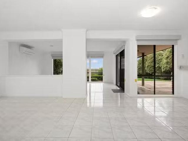 Just in! 22 Botany Walk, Mornington, VIC 3931