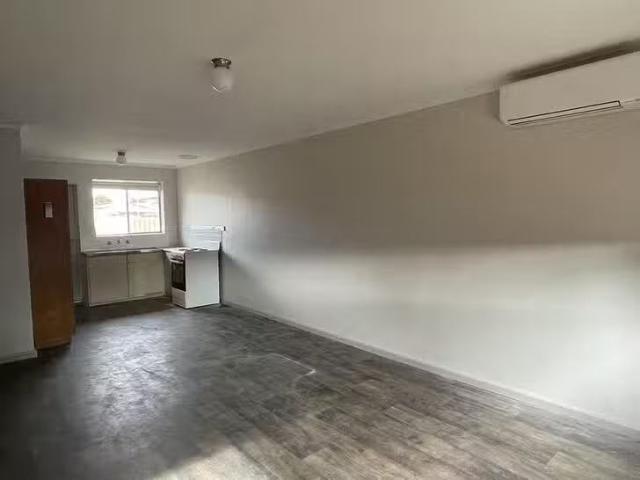 For Rent! 2/2 Broadbent Terrace, Whyalla, SA 5600