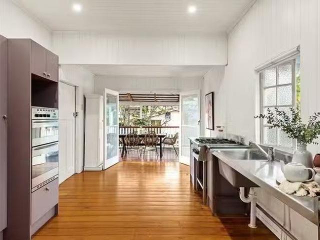 Cheap 22 Crosby Road, Albion, QLD 4010