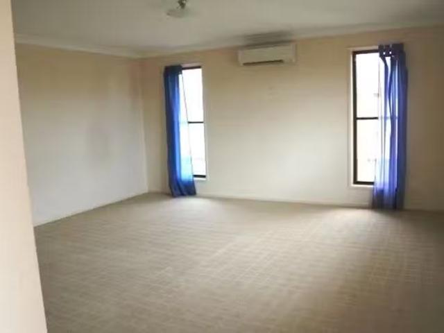 Rental! 2/2 Lynne Court, Oakey, QLD 4401