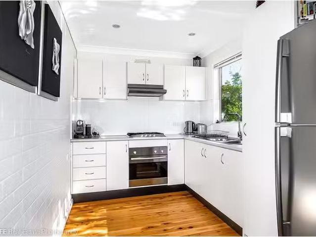 Cozy 22 Loftus Crescent, HOMEBUSH House for rent Listed by Ka.