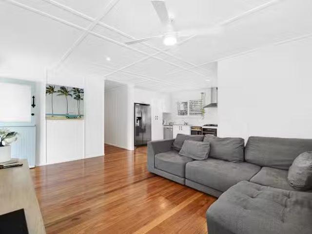Cheap 22 Riverside Drive, Currumbin Waters, QLD 4223