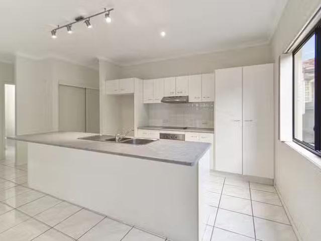 Charming 22 Wheeler Crescent, Caloundra West, QLD 4551
