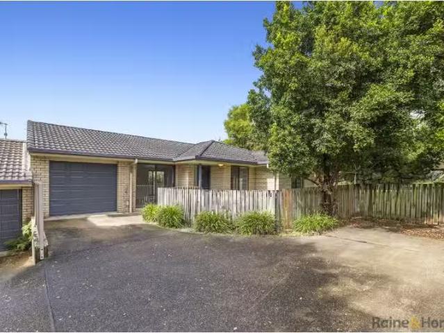 Nice 2/33 Newcastle Drive, POTTSVILLE Townhouse for rent List.