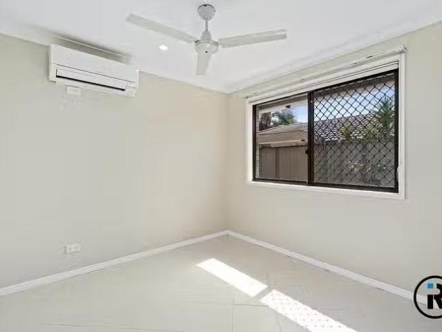 Deal! 230 Discovery Drive, Helensvale, QLD 4212