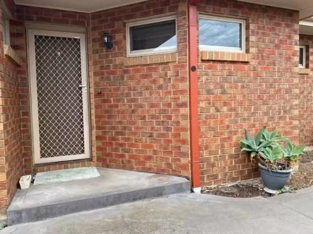 Charming 2/30 Elstone Avenue, AIRPORT WEST House for rent Lis.
