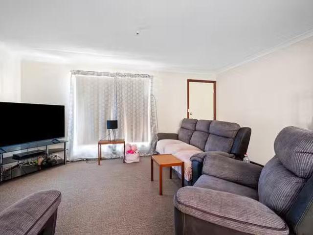 Deal! 2/31 Crowley Gardens, Somerville, WA 6430