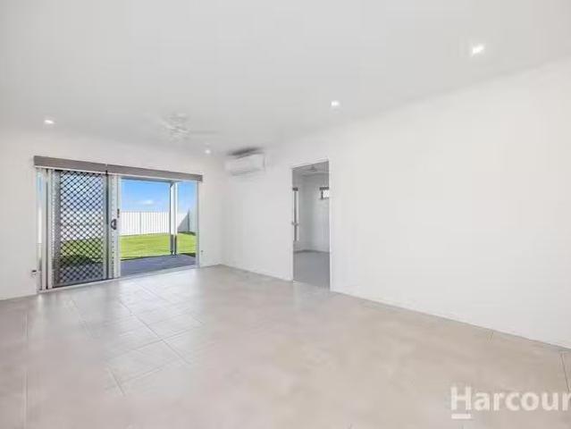 Charming 2/31 North Lakes Circuit, Burrum Heads, QLD 4659