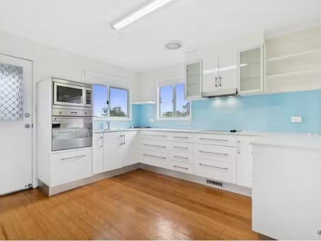 Rental! 2/37 Miles Street, Coolangatta Townhouse for rent Lis.