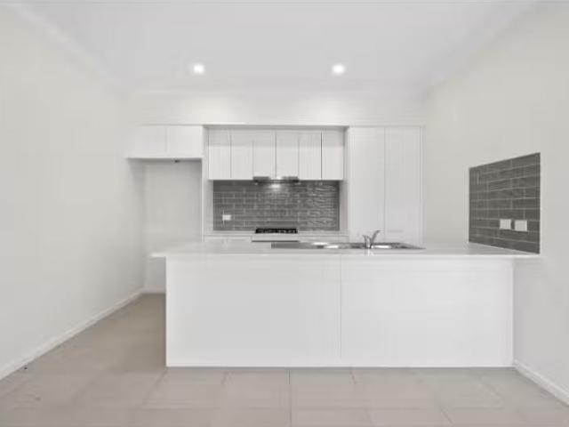 Cheap 2/3 Beaufort Avenue, Bellbird Apartment for rent Listed.