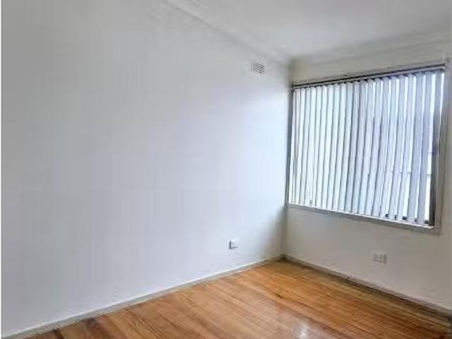 Cheap 23 Bryan St, OLD BAR House for rent Listed by Helen Pal.