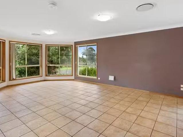 Nice 23 Carnation Court, Middle Ridge, QLD 4350