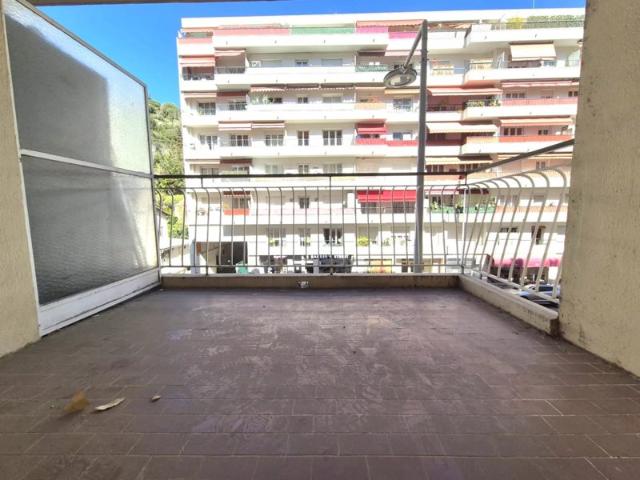 NICE 2/3 PIECES BALCONS GARAGE CAVE