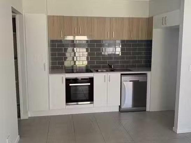 Deal! 2/3 Victory Drive, Griffin, QLD 4503