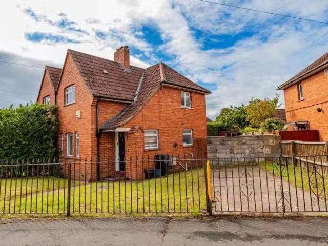 For Rent! 2 BA 3 bedroom house for rent in Chedworth Road, Loc.