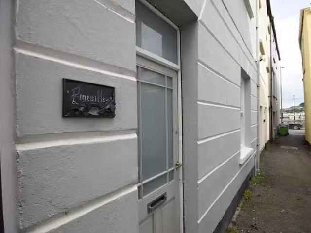 For Rent! 2 BA 3 bedroom house for rent in Factory Ope, Appled.