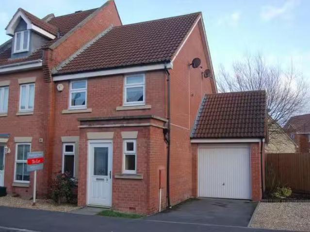 Charming 2 BA 3 bedroom semi detached house for rent in Worle.