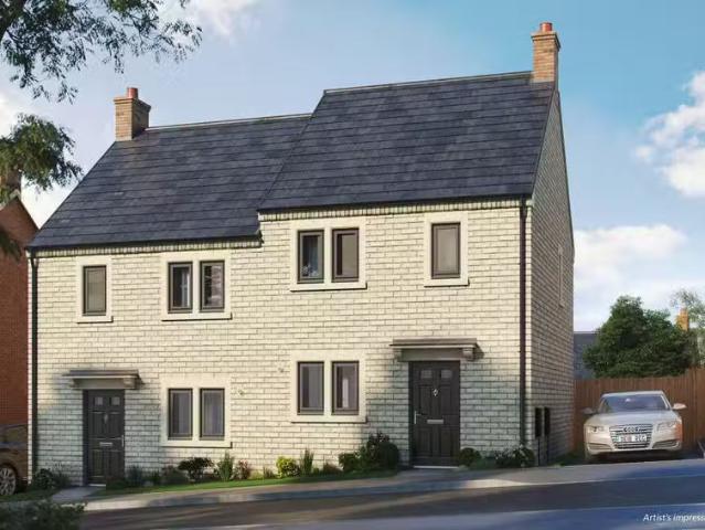Cheap 2 BA 3 bedroom semi detached house for rent in Wheatcrof.