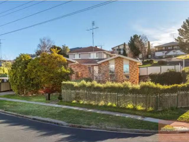Just in! 2 BA 28 Candlebark Road, Karabar House for rent List.