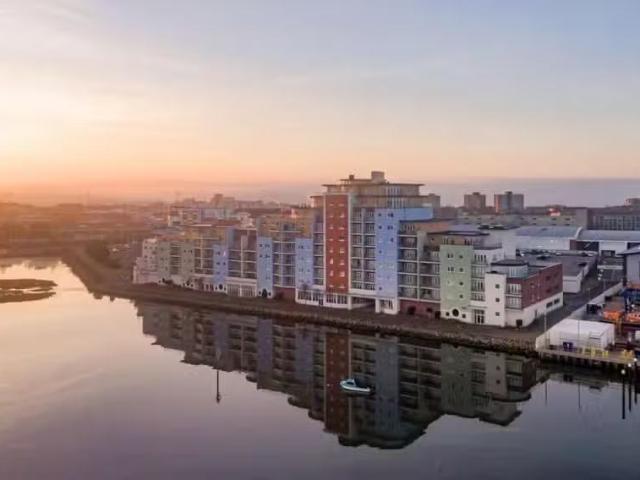 Rental! 2 BA 2 bedroom apartment for rent in Aqua, Lifeboat Qu.